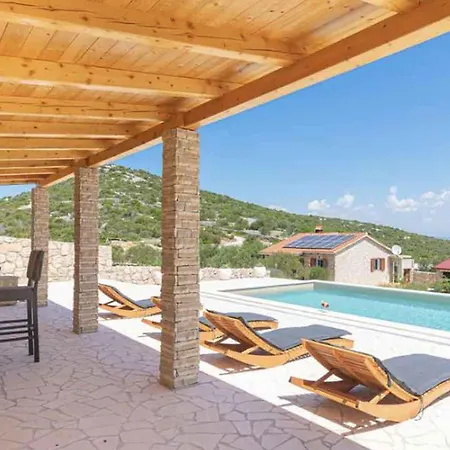 2 Bedroom Stunning In Holiday home Tkon