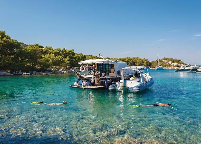 2 Bedroom Stunning In *